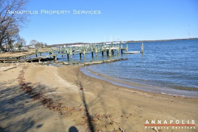 Building Photo - 7025 bay front drive