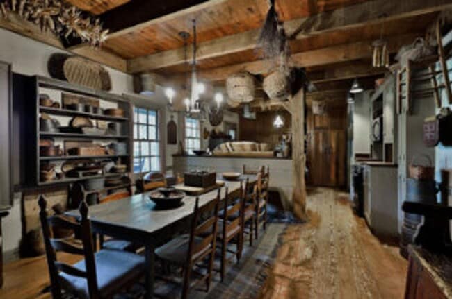 Building Photo - Custom- Built, Log Home in Martin, TN! (WEEKLY RENTAL ONLY)