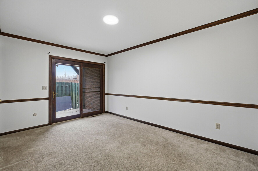 Building Photo - 4554 Sandringham Dr