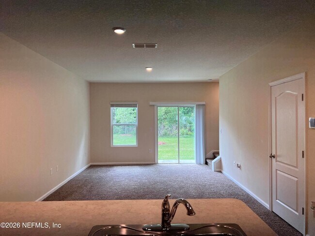 Building Photo - 266 Aralia Ln
