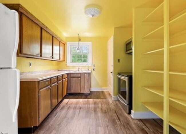 Building Photo - 4224 Chester Dr