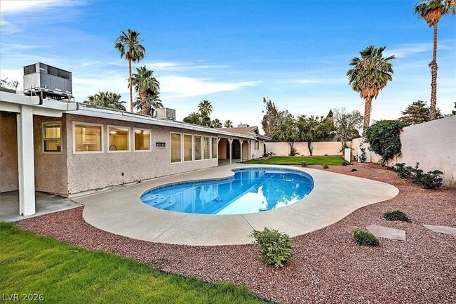 Building Photo - 3645 Forestcrest Dr