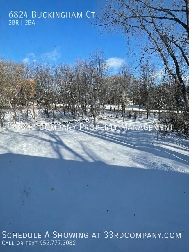Building Photo - Bright, Updated Twin Home on Cul-de-sac ne...