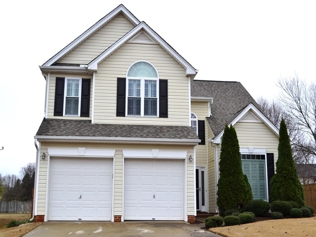 Primary Photo - 200 Crossview Dr