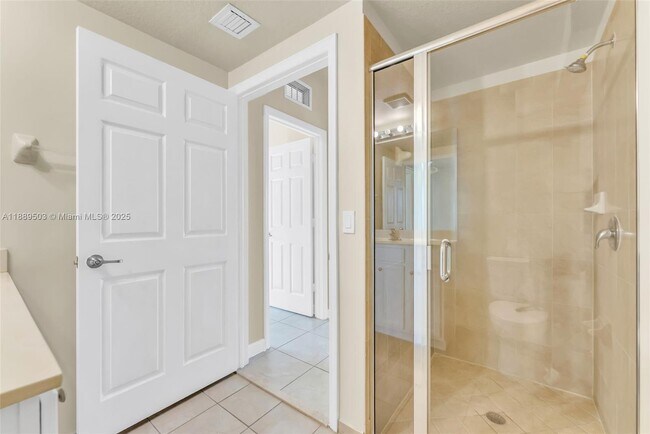 Building Photo - 9205 SW 170th Pl