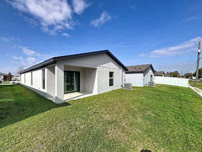 Building Photo - 1270 Ahoy Ave