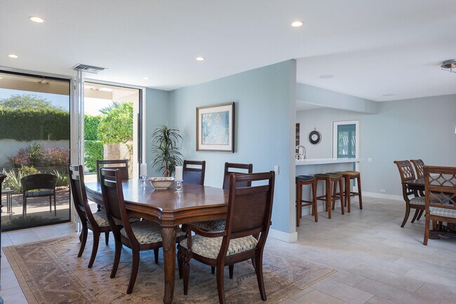 Building Photo - 66 Dartmouth Dr