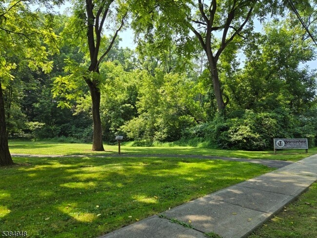 Building Photo - 1041 Ridge St