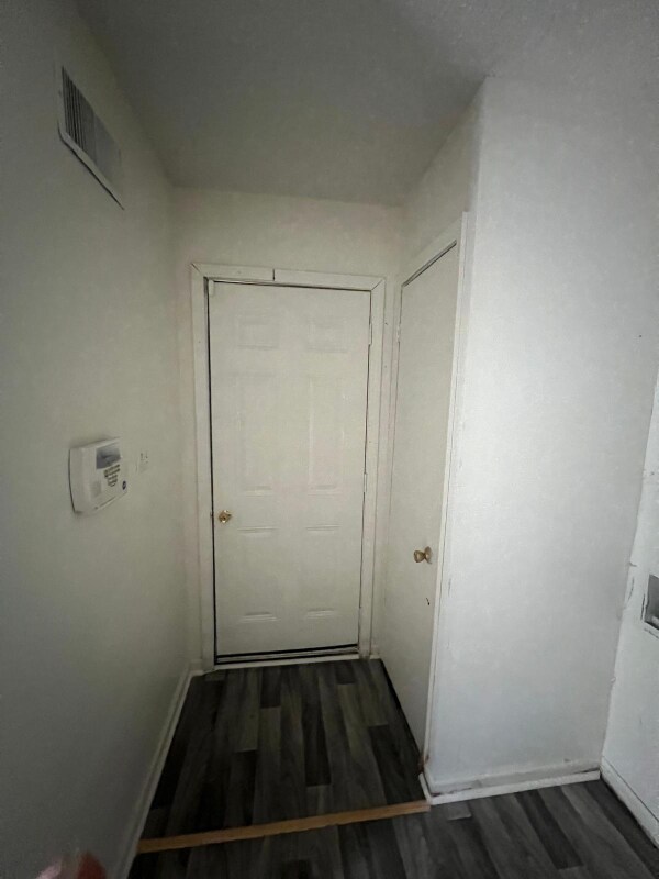 Building Photo - 3390 Ridgemont Ave