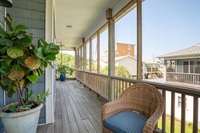 Building Photo - PERFECT SINGLE FAMILY OFF-SEASON MONTHLY R...