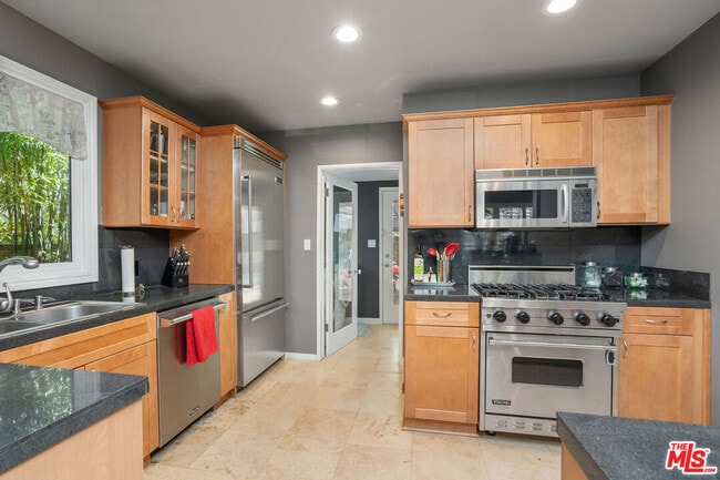 Building Photo - 5146 Topanga Canyon Blvd