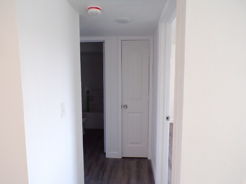 Building Photo - 807 S Morrison Ave
