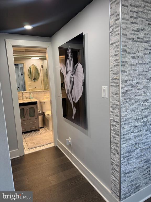 Building Photo - 1920 S St NW