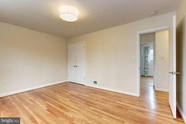 Building Photo - 9718 Holmhurst Rd