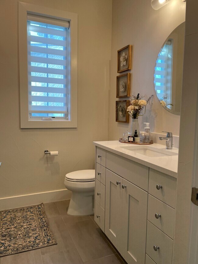 3rd Bathroom - 19601 Flying J Blvd