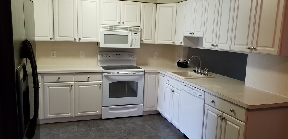 Building Photo - 40178 Kristen Dr