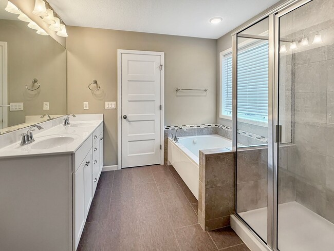 Building Photo - 5526 Wisconsin Ave N