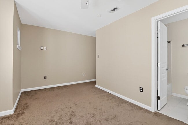 Building Photo - 3-Story Townhome in Historic Fourth Ward – Uptown Living