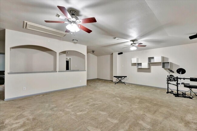 Building Photo - 4026 Bentwood Dr