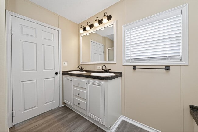 Building Photo - 15933 W Relza Dr