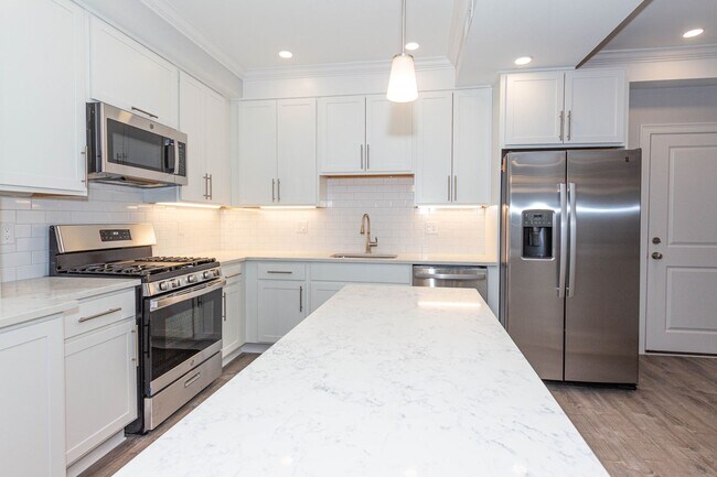 Building Photo - Beautiful Brighton Unit Next to Chandler Pond Available 9/1/2026