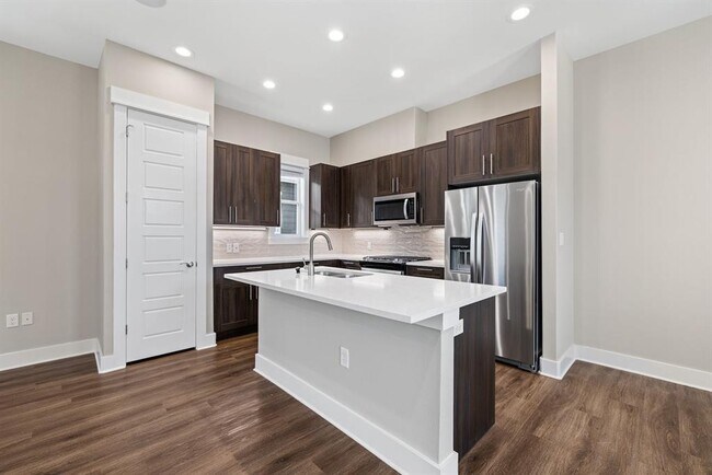 Building Photo - 1706 Cedar Bend Dr