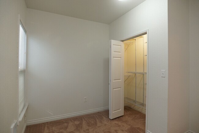 Building Photo - 1209 S J St