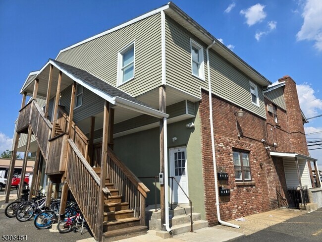 Building Photo - 158 N 8th St