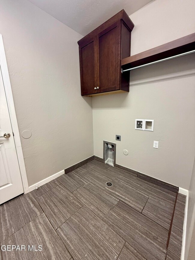 Building Photo - 1252 Desert Mirage Pl