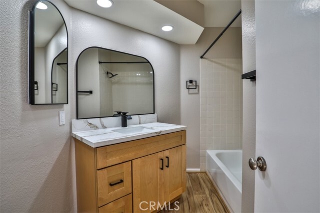 Building Photo - 176 Cll Renata