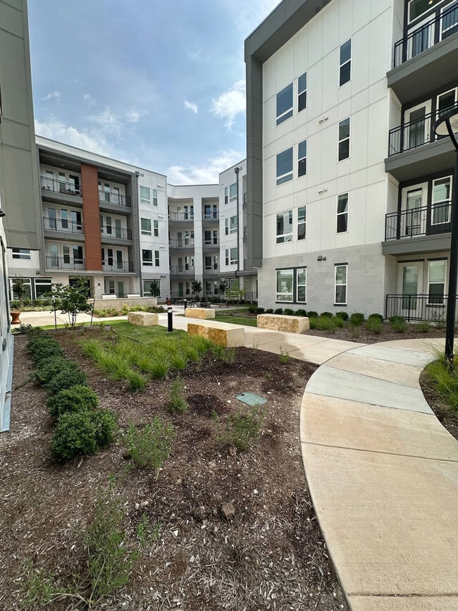 Building Photo - 12208 Tech Ridge Blvd