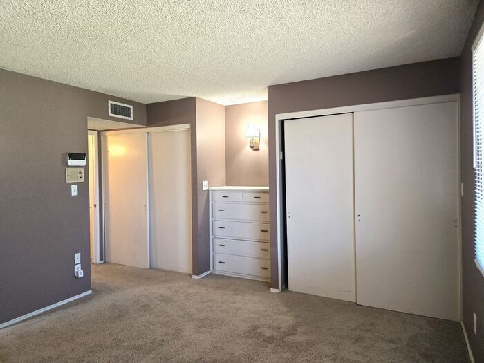 Building Photo - 4330 W Royal Palm Rd