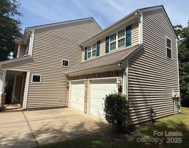 Building Photo - 17208 Caldwell Track Dr