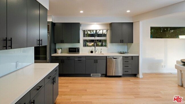 Building Photo - 10134 Angelo View Dr