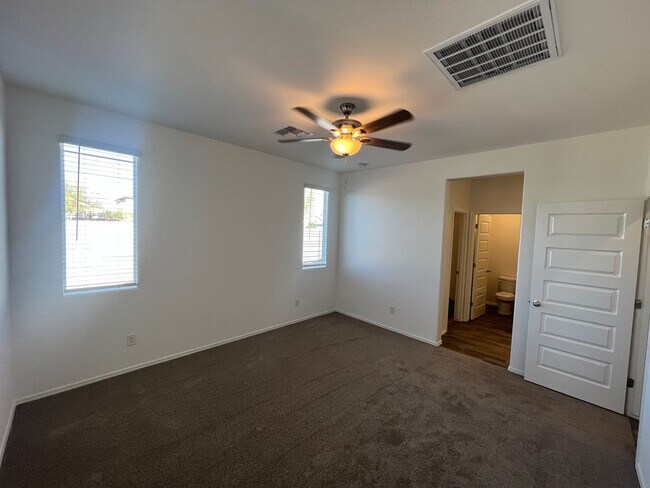 Building Photo - Gorgeous Newer Build 4 Bed/3 Bath in Rancho Cabrillo