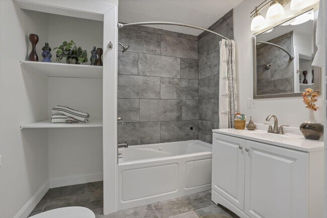 Building Photo - 4075 Gun Barrel Rd NE