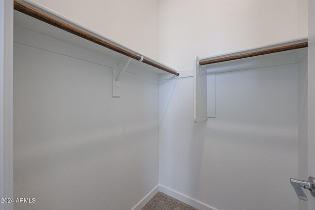 Building Photo - 7606 W Jackrabbit Ln