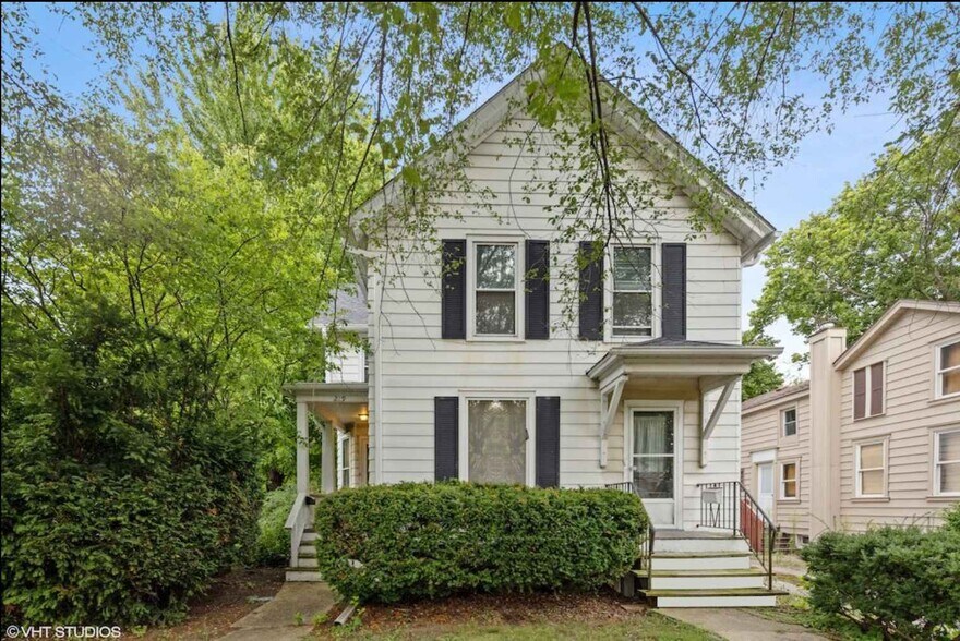 Front - 219 Center St