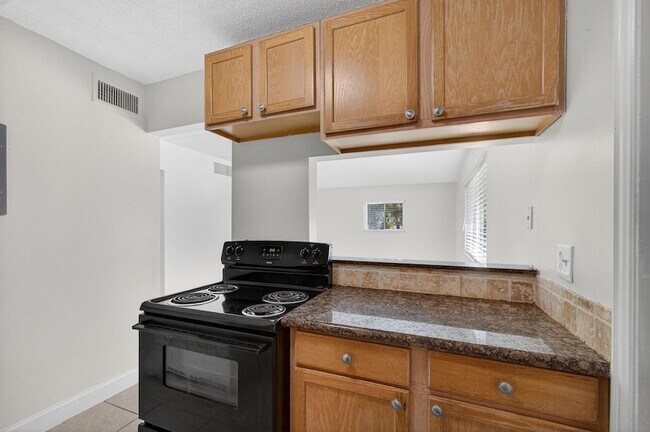 Building Photo - 821 Lighthouse Dr