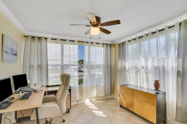 Building Photo - 202 High Point Blvd