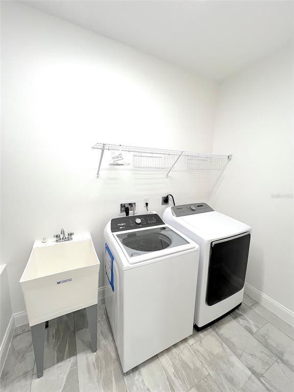 Building Photo - 10 Emmons Ln