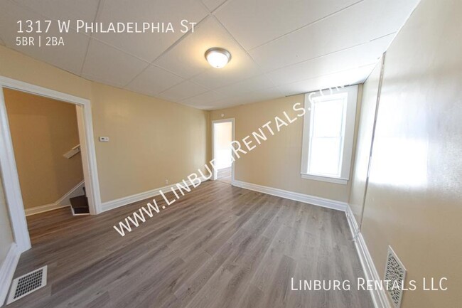 Building Photo - 1317 W Philadelphia St