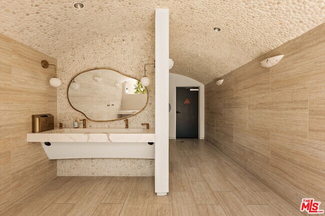 Building Photo - 1700 S Pacific Coast Hwy