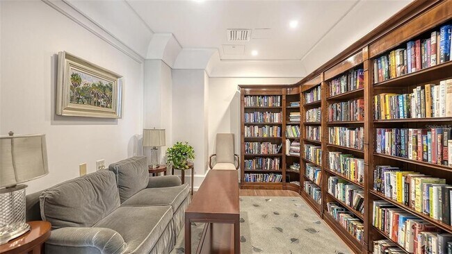 Building Photo - 1350 Main St