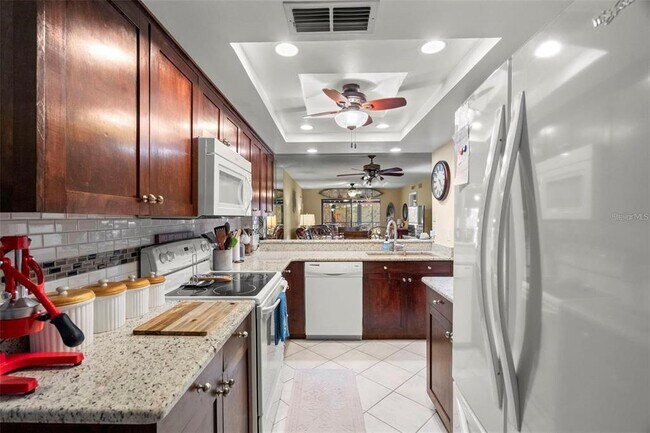 Building Photo - 1817 Golf View Dr