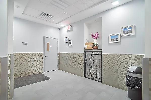 Building Photo - 200 E 117th St