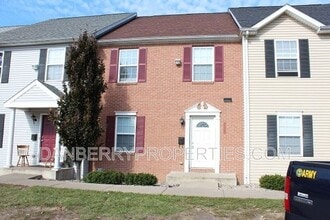 Building Photo - 1117 N Byrne Rd