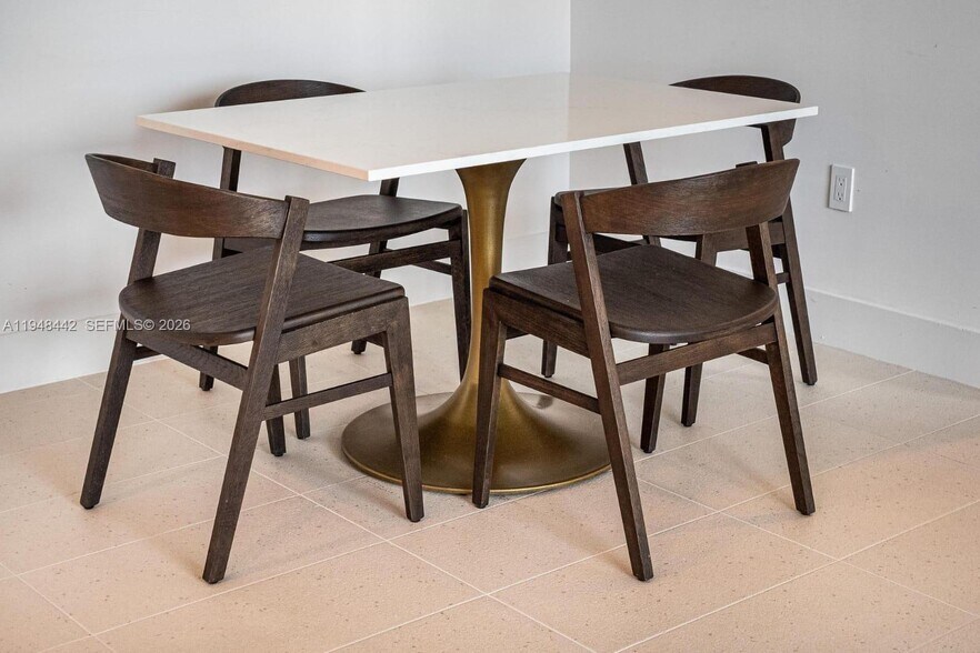 Building Photo - 159 NE 6th St