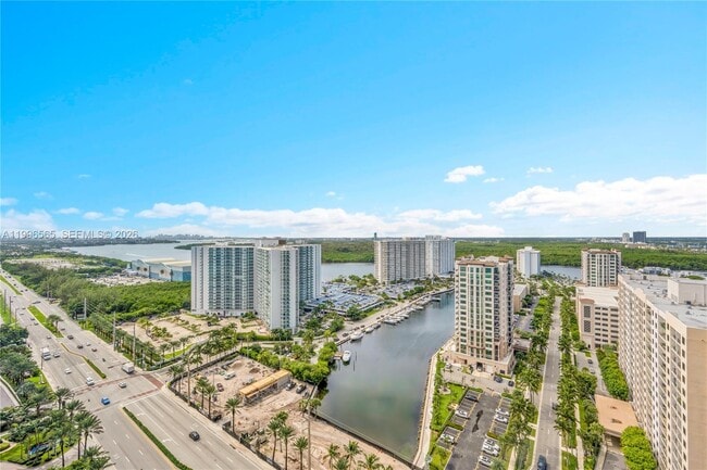 Building Photo - 15901 Collins Ave