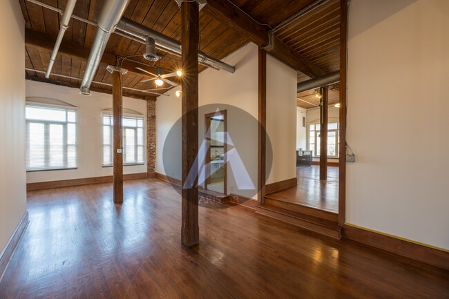 Building Photo - 161 Mangum St SW